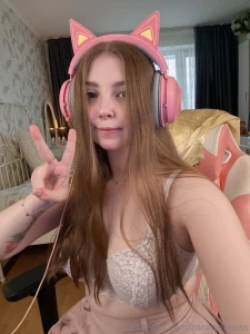 My slutty friend alice is seeking for some d help her find what she s