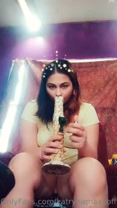 We are just pot smoking rate my toke please