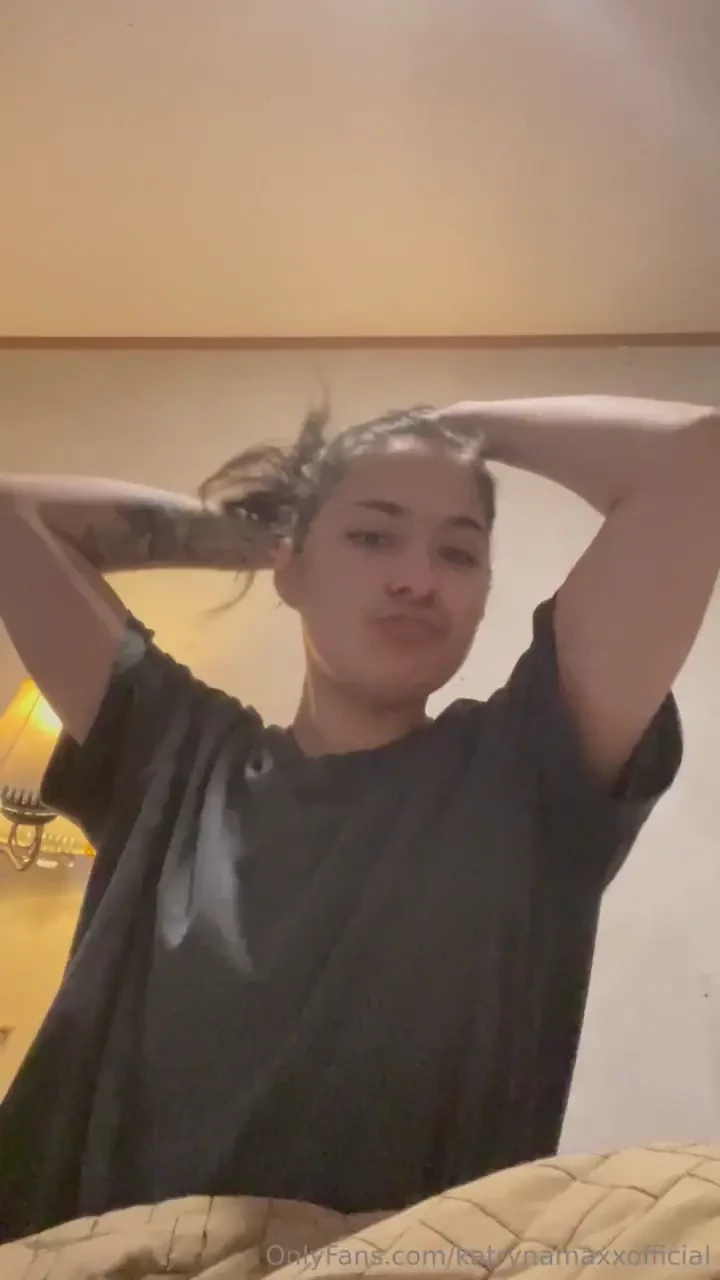 Get ready for the day with me smoking my bong putting my hair up 
