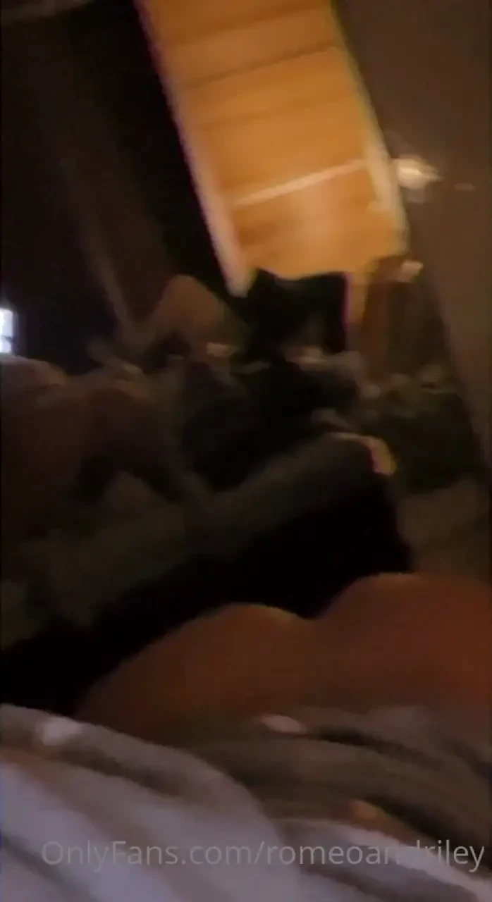 Waiting for romeo to come home so horny today 