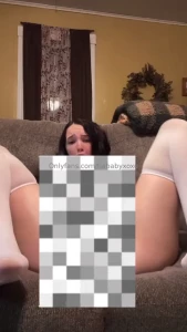 Like what you see watch me play with my pussy amp cream all over