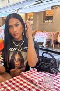 Kicking off these beautiful weekends with a glass of my favorite