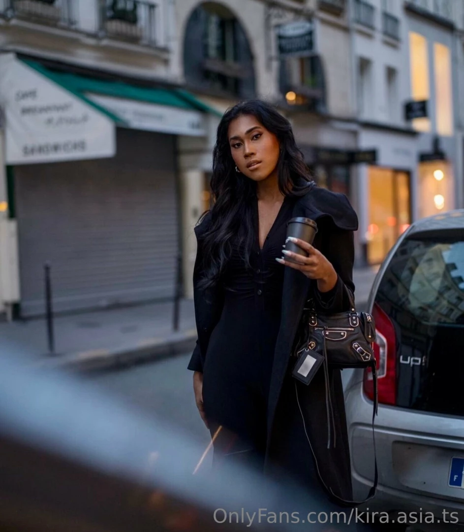 As i take a leisurely stroll with a warm cup of coffee in hand i can t 