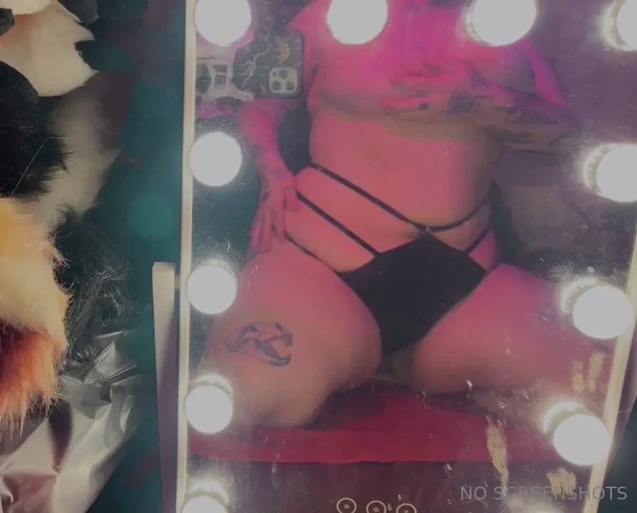 I can cum just from nipple play wanna see it happen 