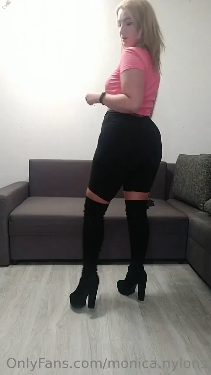 Sensual show part 29 i show you my nylon shorts and highells 