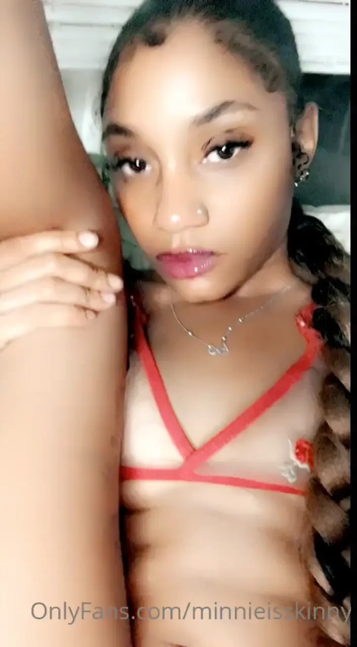 I know u wanna see this pussy send me a request 