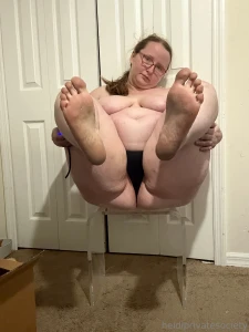 Feet lovers lurking anywhere part 4