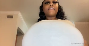 Such a wet situation get me wetter baby