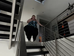 Sooooo many stairs what did i get myself into i m just too fat i