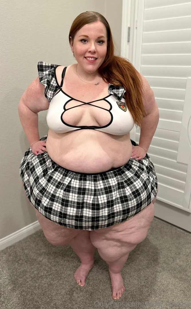 I don t fit the mold i break it and sit on it like a throne 