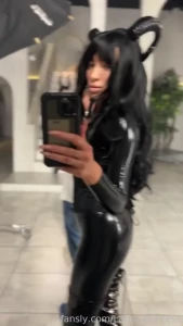 Do y like live selfies fyp selfie latex monmy milf mistress