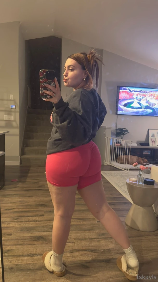 Ik just know you wanna clap these cheeks 