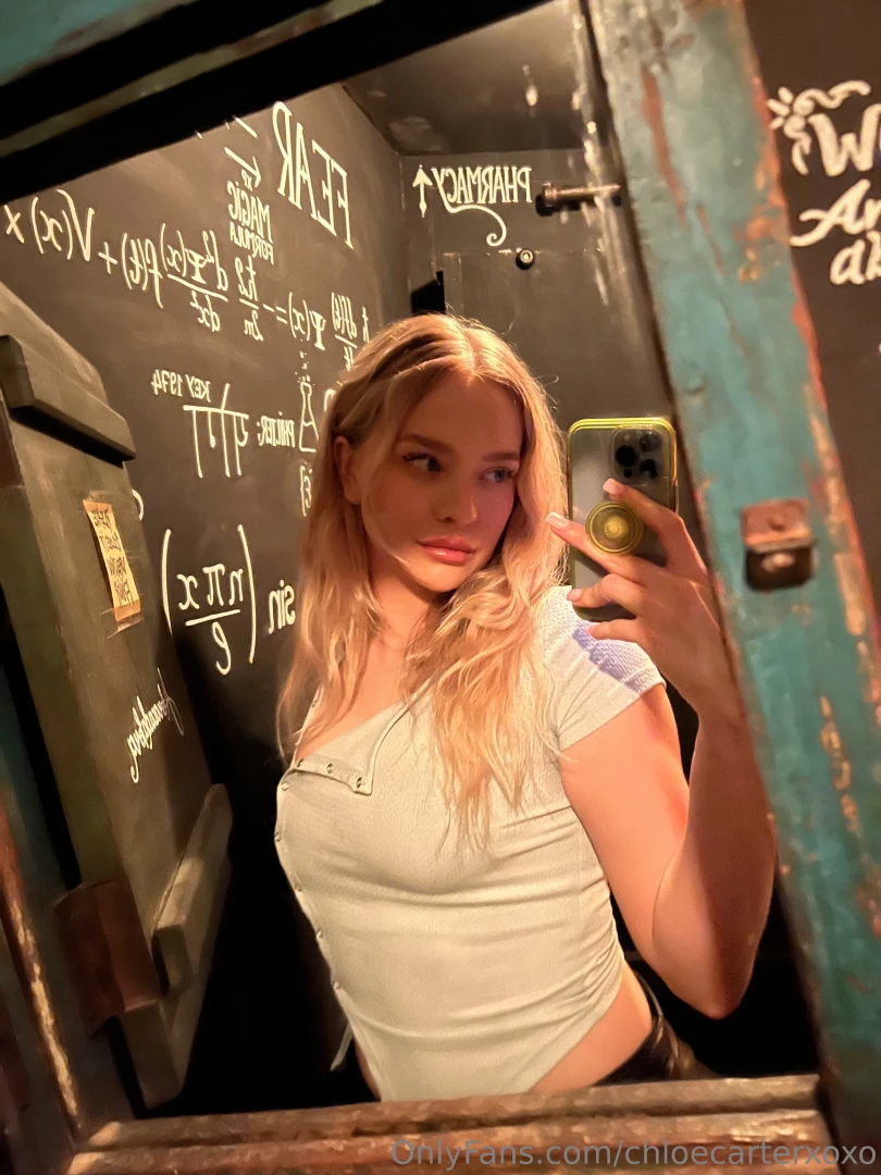 Tell me i m your fav blonde 