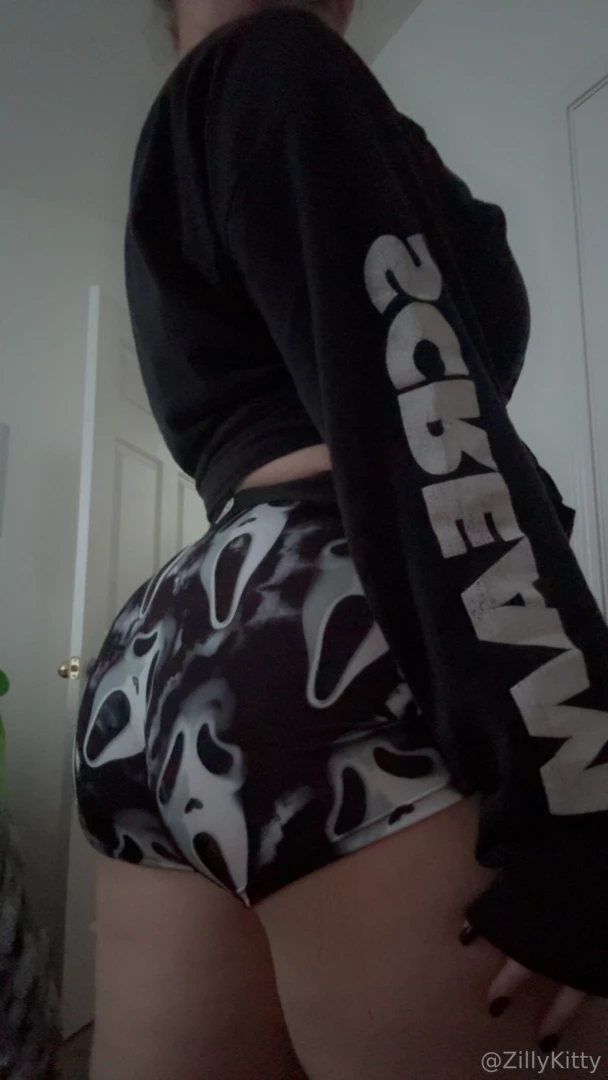 Scream if you like big boobies and booties part 2 