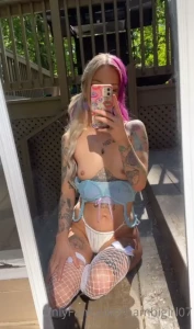 Come kiss my body slowly