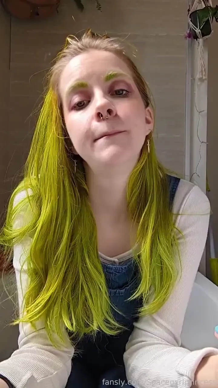 Jeans overalls wetting wetting pissingpants pantspissing pantswetting 