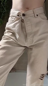 White jeans wetting hihi wetting pissingpants pantspissing