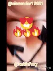 Katiiefoxy alexader19381 couple content whatever you want we can do