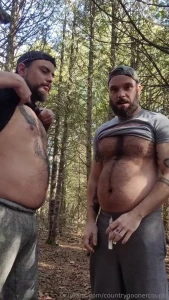 Does a bear cum in the woods