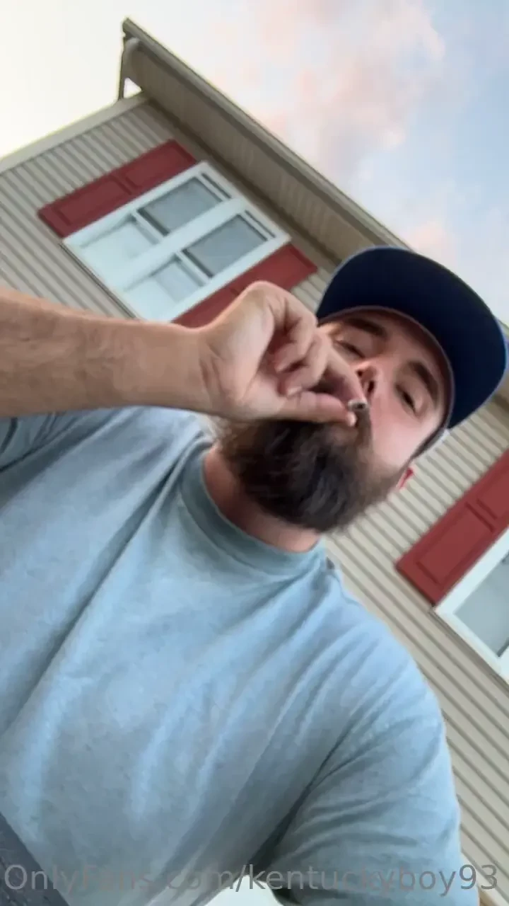 For all the boys who like watching me smoke 