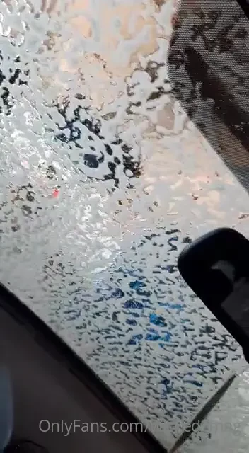 Doing some shopping in the city but i just can t help myself right now 