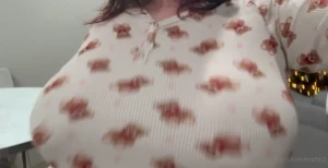 What would u do if u had them jiggling like this in ur face