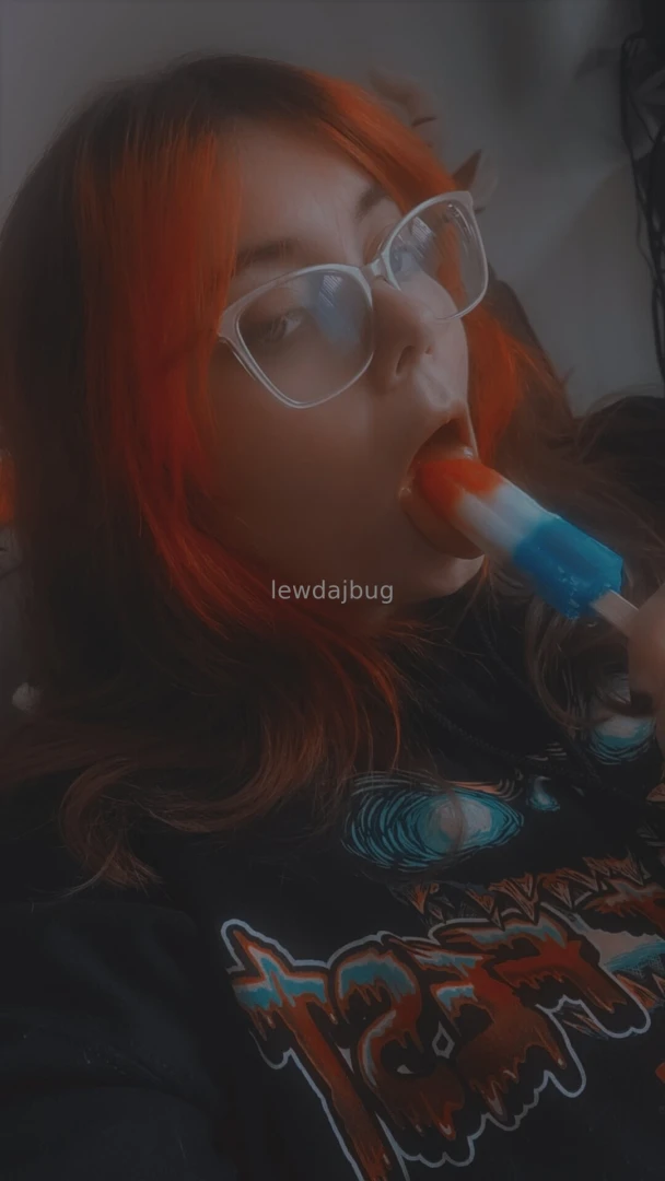 Hmm wish it was you i was sucking on instead of this popsicle 