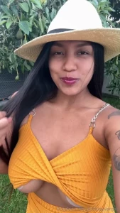 Ya estoy haciendo ciertas escenas amor atento a mi onlyfans en los pr