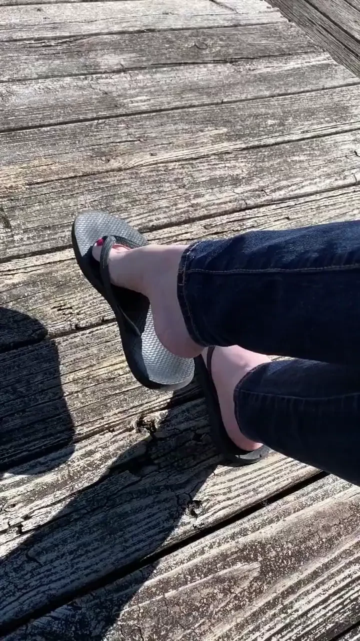 Enjoying my flip flops and the sunshine 
