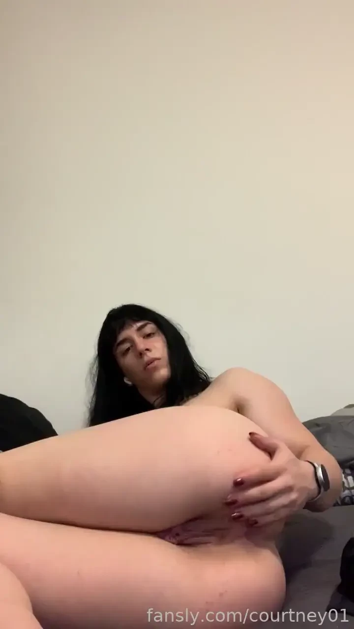 Do u like my feet or asshole more 