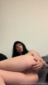 Do u like my feet or asshole more