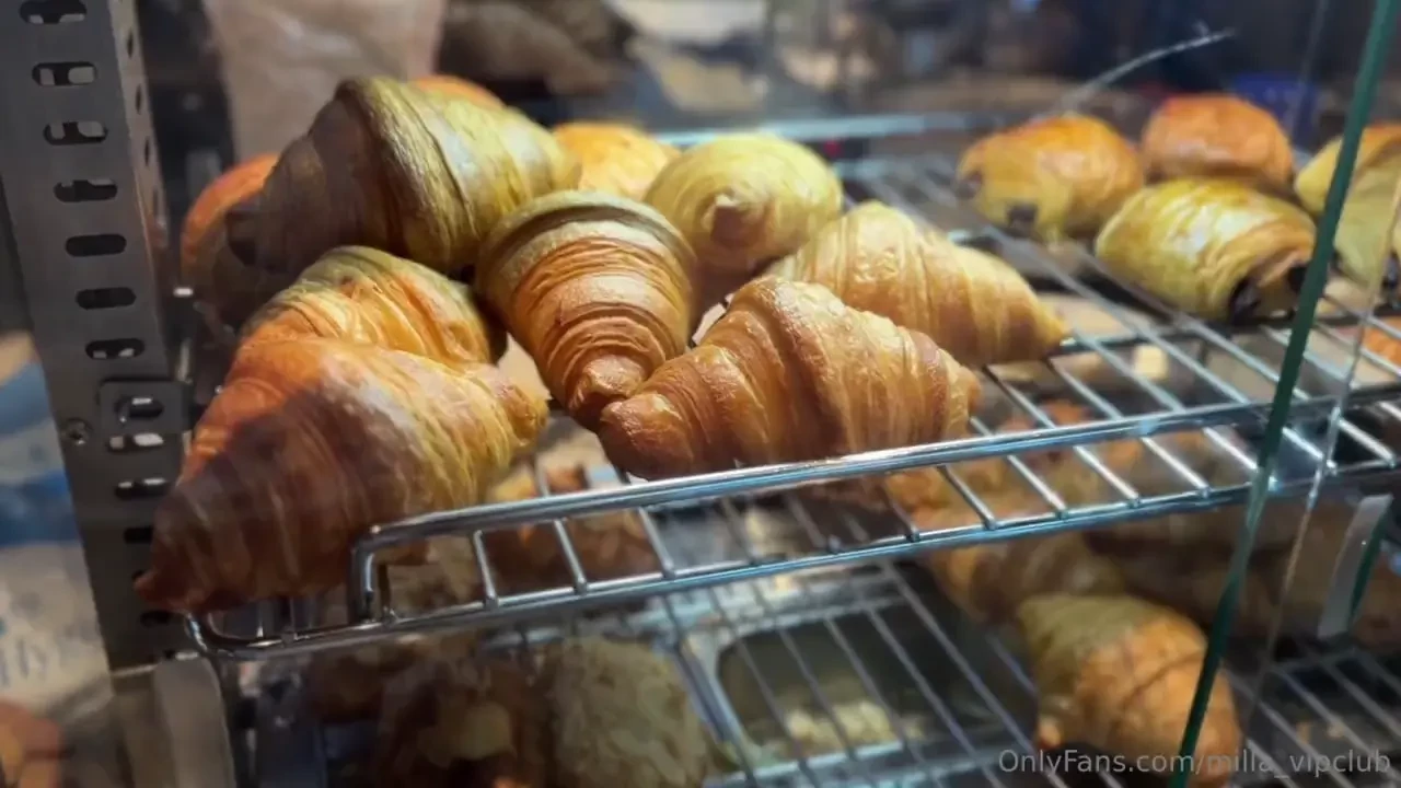 Hello hello i want to take you with me to the coolest bio-park i ve 