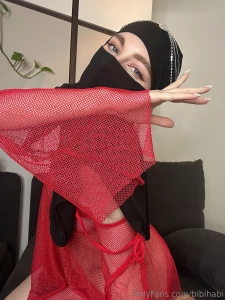 Are you looking at my breasts or are you just as attracted to my blue part 1