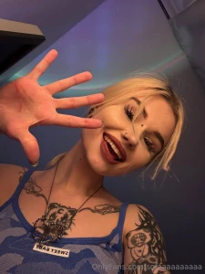 Heyyyy i m in a good mood today any guesses what made me so happy part 1