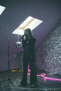 Oh today i tried my hand on stage do you think i could sing for you