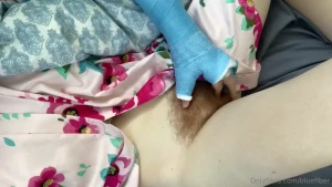 Can i reach my pussy in my long arm finger thumb spica cast i find out