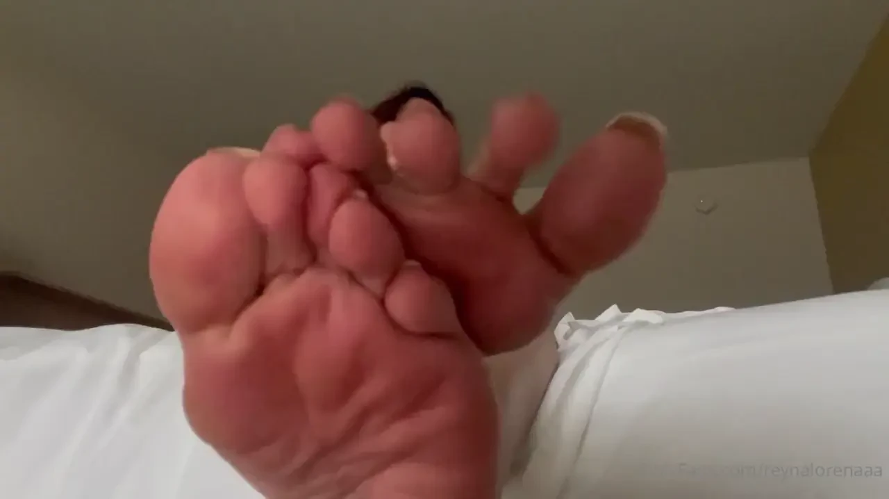Lots of toes spreads soles scrunching foot tease joi 