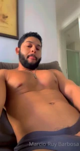 Hoje a tarde t sozinho em casa algu m me faz companhia