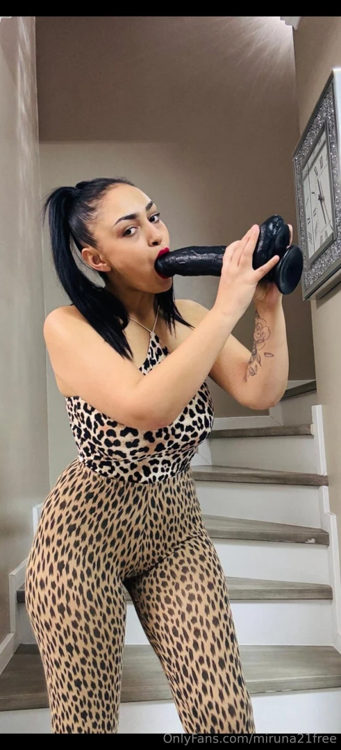 Custom video with this huge dildo tip me here 80 and dm after 