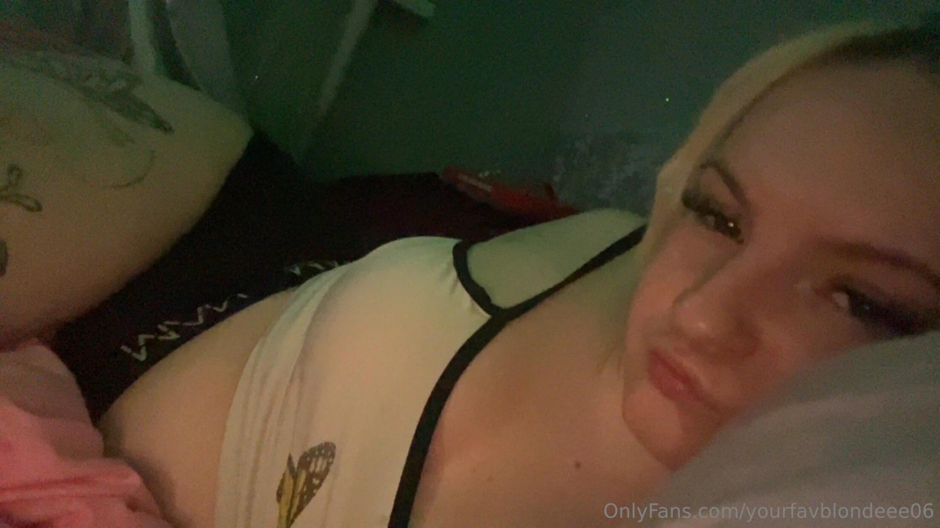 What would u do if i was laying next to u 