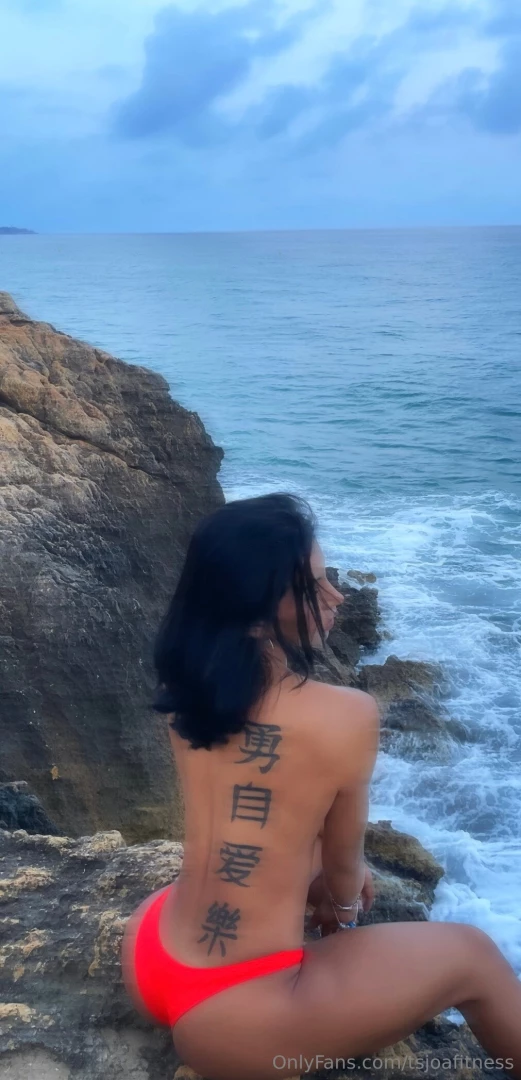The ocean looks better half naked 