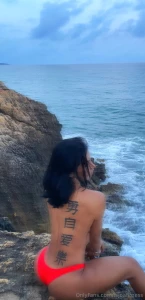 The ocean looks better half naked