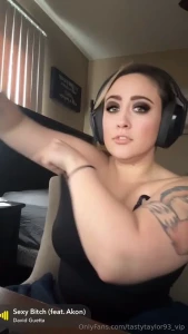 I may also work a 9-5 but i can still have a little fun wanna have fun