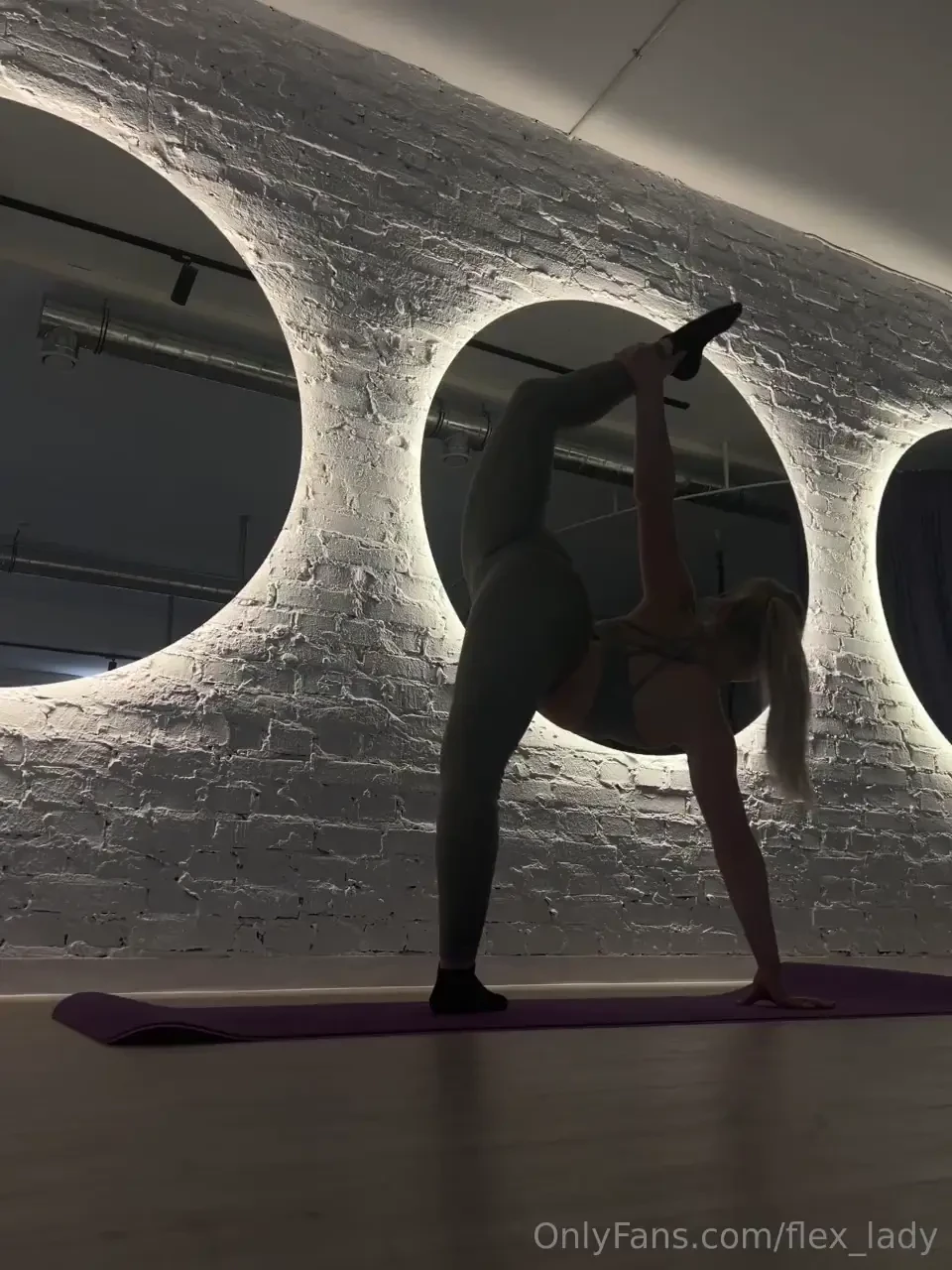 Leave a tip and i ll take off my leggings 