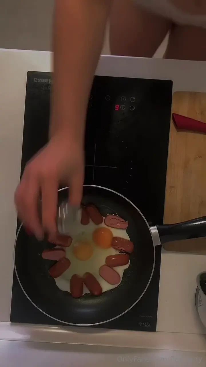 Do you like to cook or eat deliciously 