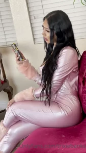 Free side view peek 2