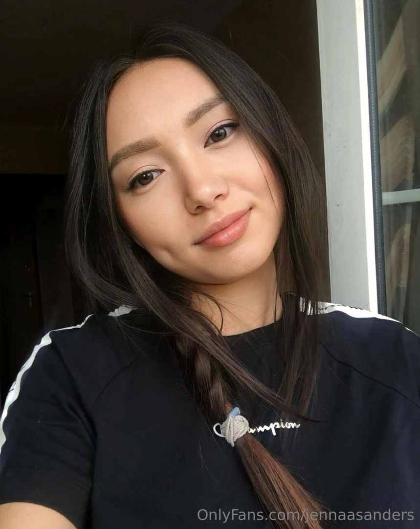 This exotic asian ass little_nicole_69 wants to be punished text her part 6 