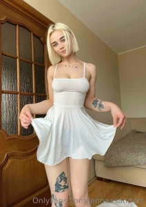 In my photo you will see me in a beautiful white light and sexy dress