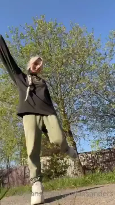I decided to share with you a video from my walk that just radiates 