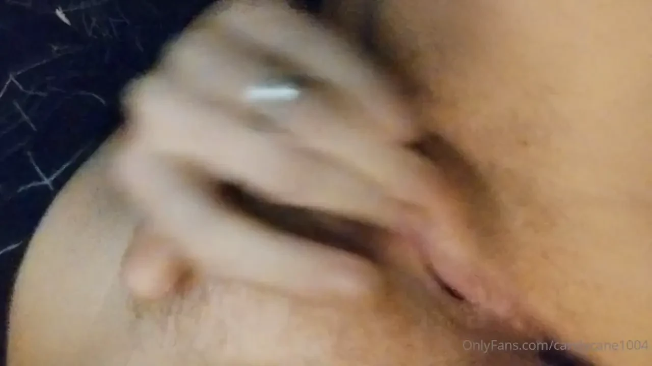 Im so horny right now my boyfriend is sleeping next to me but i cant 